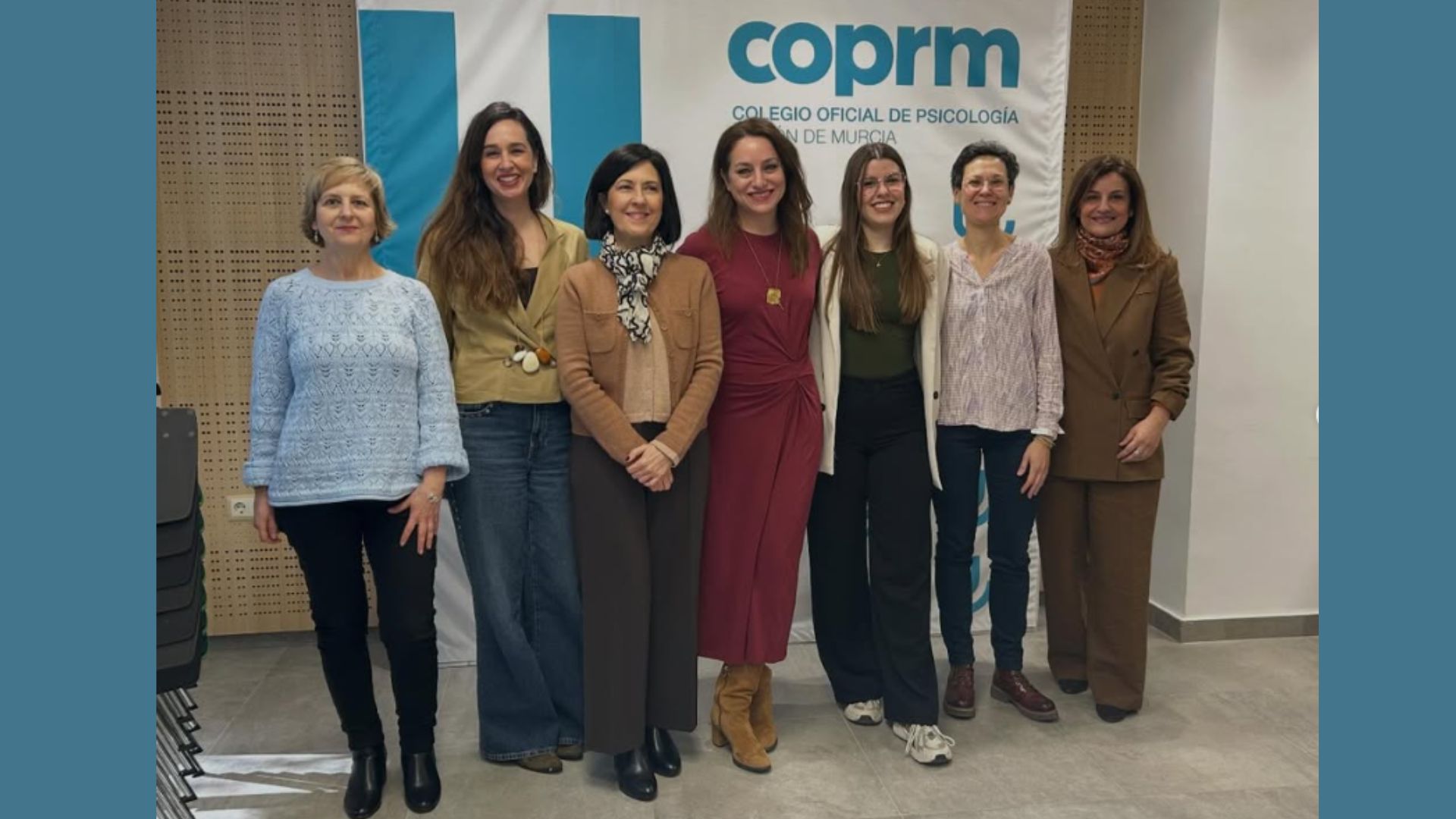 Mesa Debate “Más allá del diagnóstico: la psicología en la enfermedad crónica” para poner en valor el papel de la psicología en la enfermedad crónica.