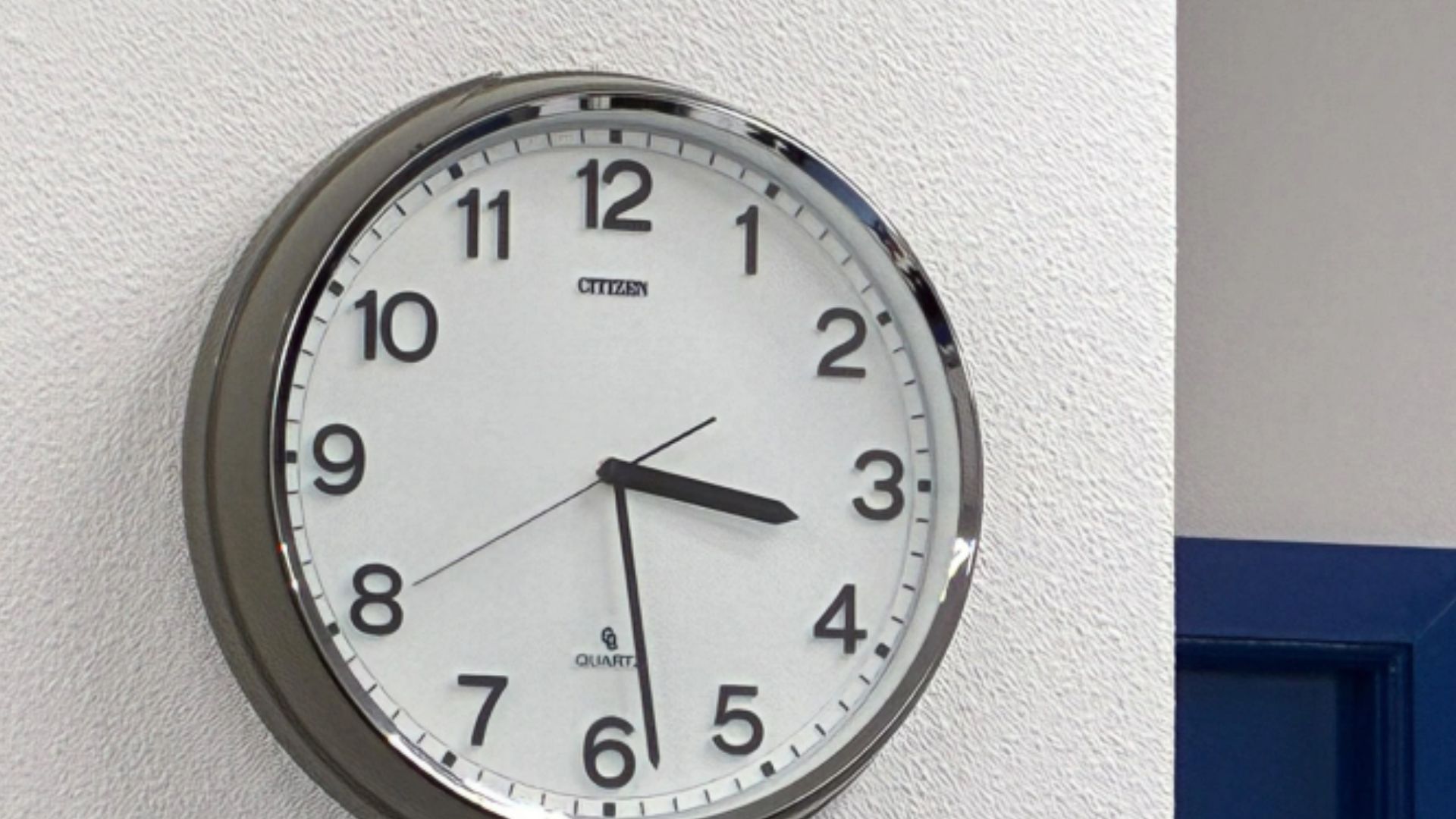 Por qué el cambio de hora afecta a tu estado de ánimo y cómo afrontarlo según la psicología